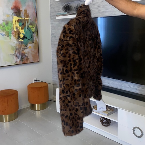 NEW‼️ OVAL MINK DE LEOPARD JACKET ANIMAL PRINT - Picture 6 of 15